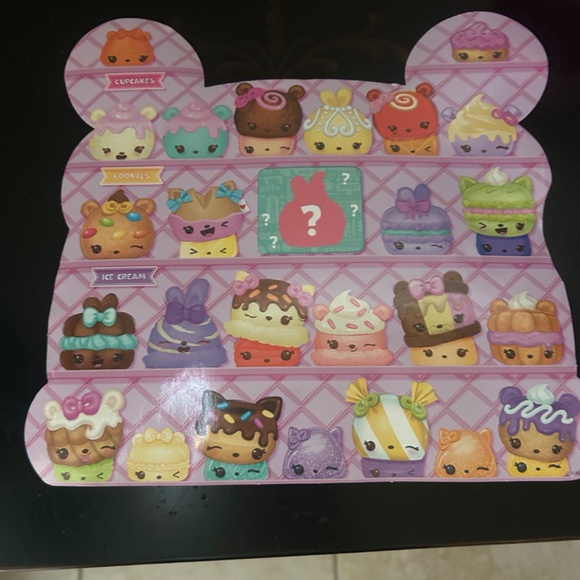 Num Noms Cupcake Case with extras - Picture 7 of 15